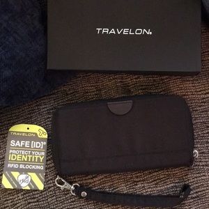 Travelon Wallet Wristlet Nwt